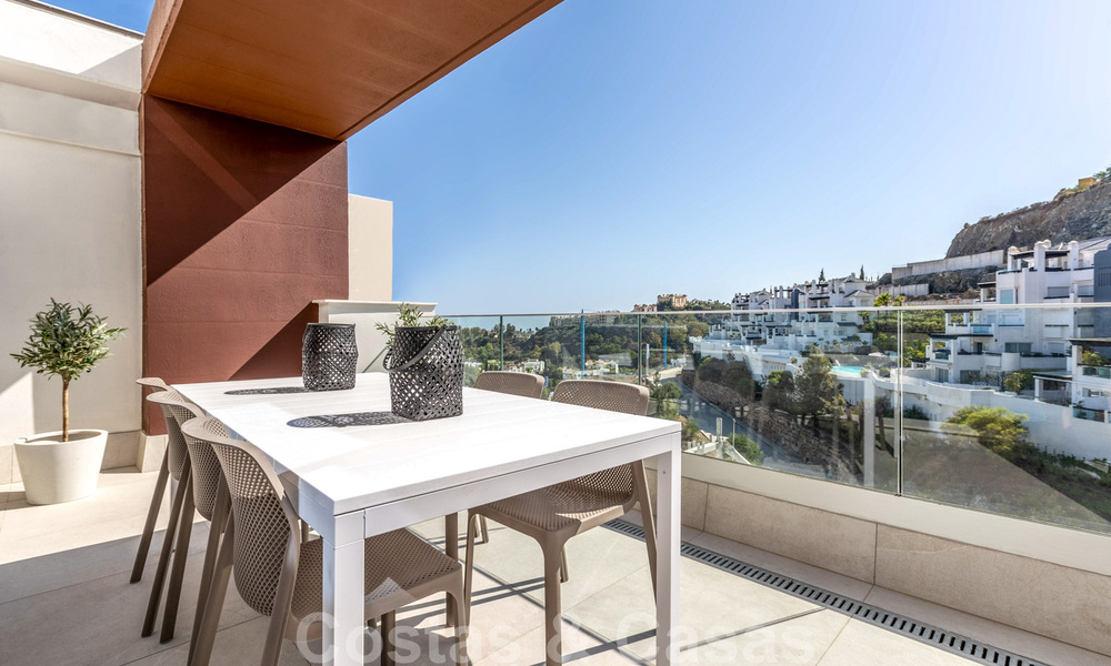 Modern apartments for sale in a sought after area of Benahavis - Marbella. Key ready. 32387