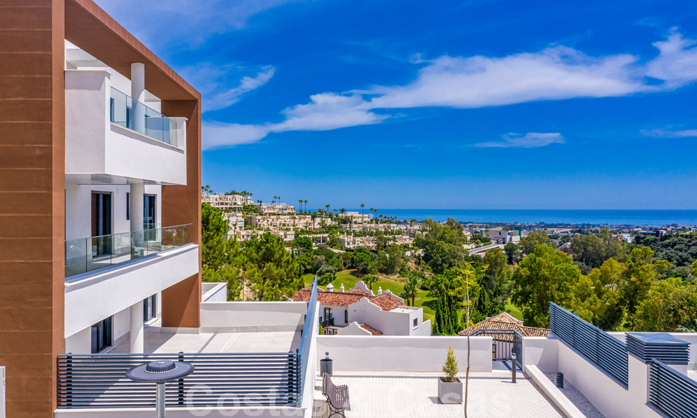 Modern apartments for sale in a sought after area of Benahavis - Marbella. Key ready. 32390