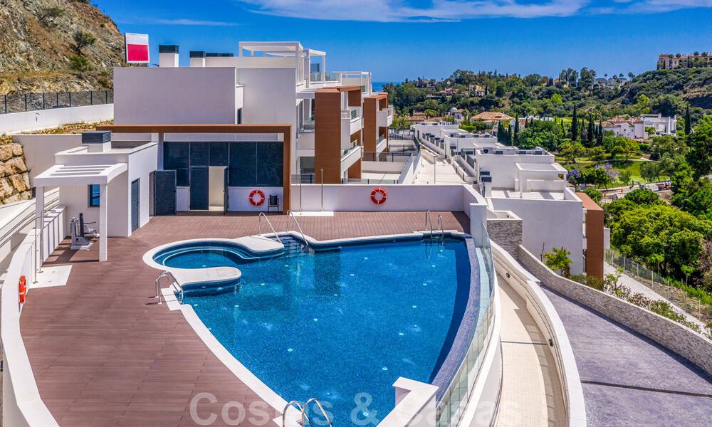 Modern apartments for sale in a sought after area of Benahavis - Marbella. Key ready. 32393