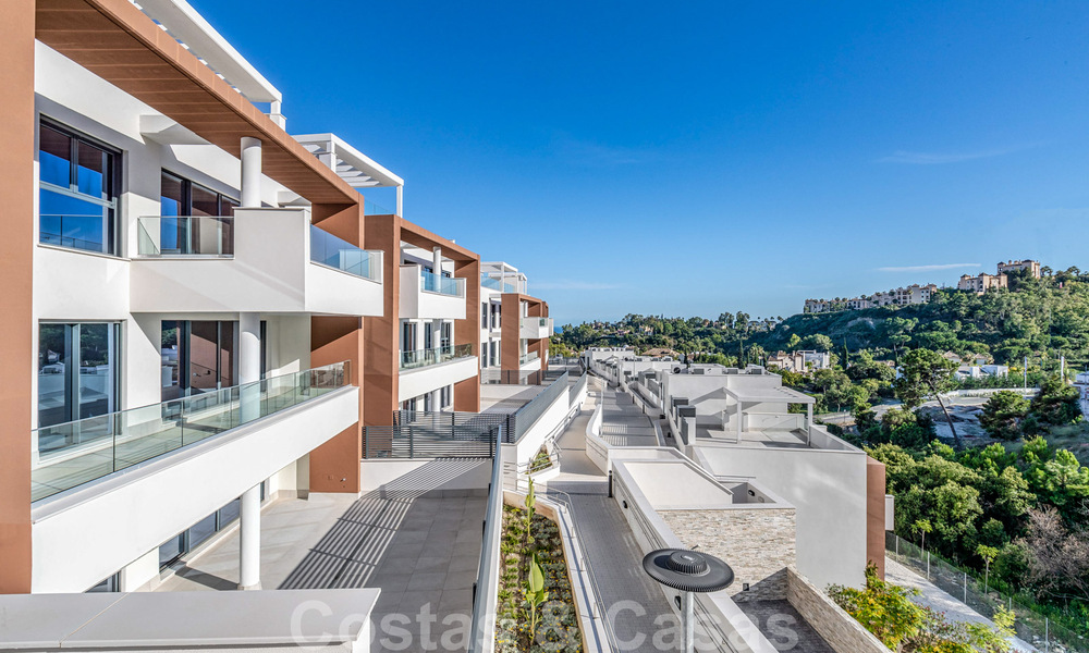 Modern apartments for sale in a sought after area of Benahavis - Marbella. Key ready. 32397