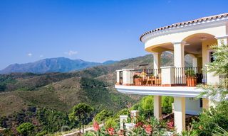 Exclusive villa for sale, with sea views, in a gated resort in Marbella - Benahavis 22353 