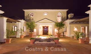 Exclusive villa for sale, with sea views, in a gated resort in Marbella - Benahavis 22364 