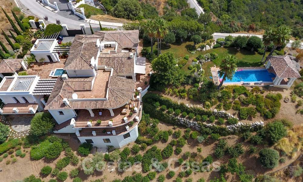 Exclusive villa for sale, with sea views, in a gated resort in Marbella - Benahavis 22384