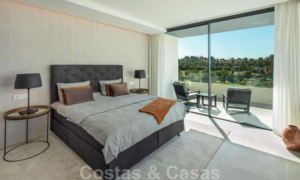 Brand new modern luxury villas for sale in a boutique development on the golf course on the New Golden Mile, Marbella - Estepona. Ready to move in. 32931