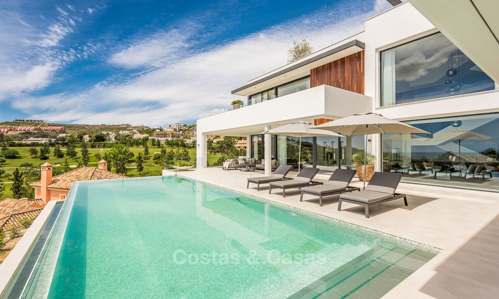 Spectacular high-end luxury villa for sale, turnkey, with panoramic sea, golf and mountain views, Benahavis - Marbella 5857