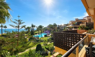 Very attractive luxury beach front apartment with fantastic sea views for sale - New Golden Mile, Marbella - Estepona 7046 