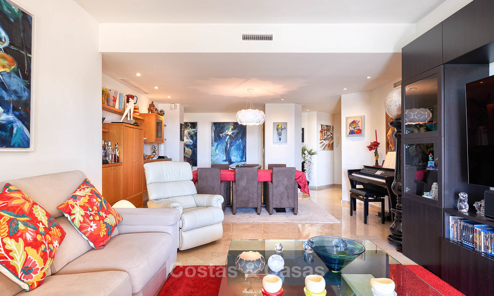 Spacious ground floor luxury apartment with sea views for sale in Elviria, Marbella East 7533