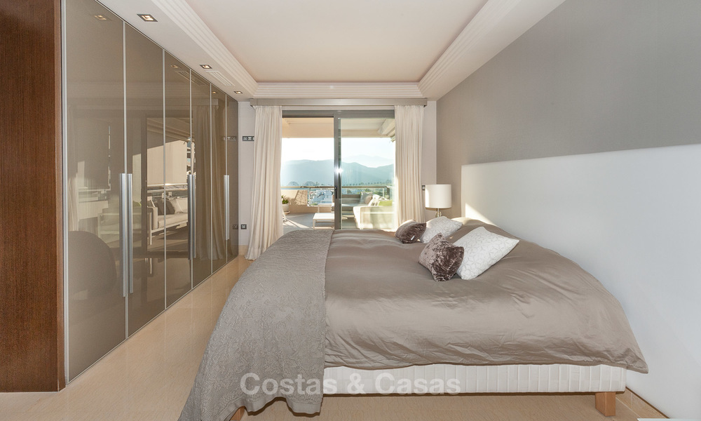 Spacious, bright and modern luxury penthouse for sale with golf and sea views in Marbella - Benahavis 7711