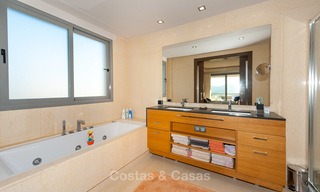 Spacious, bright and modern luxury penthouse for sale with golf and sea views in Marbella - Benahavis 7712 