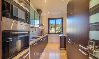 Beautiful, spacious luxury apartment with sea views for sale in a sought-after residential complex, ready to move in - Benahavis, Marbella 8275 