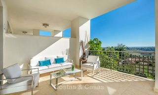 Beautiful, spacious luxury apartment with sea views for sale in a sought-after residential complex, ready to move in - Benahavis, Marbella 8276 