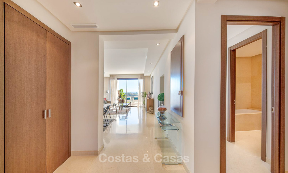 Beautiful, spacious luxury apartment with sea views for sale in a sought-after residential complex, ready to move in - Benahavis, Marbella 8289