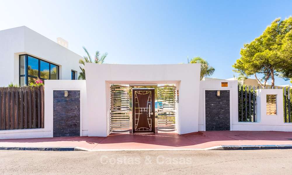 Posh modern luxury apartment for sale in a prestigious residential complex in Sierra Blanca, Golden Mile, Marbella 8789