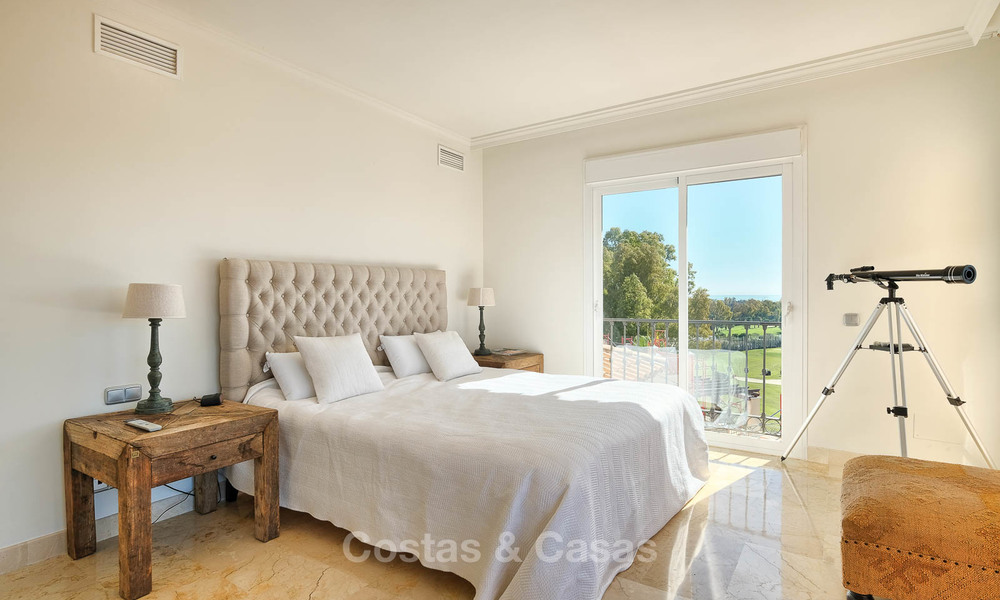 Stunning penthouse apartment for sale in a luxury complex, front line golf with sea views - Marbella - Estepona 8899