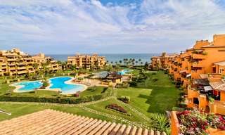 Spectacular penthouse with a private pool in a luxury complex for sale, front line beach – New Golden Mile, Marbella - Estepona 9083 