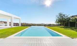 Urgent sale! Amazing contemporary luxury villa with golf and sea views for sale, sought after location, ready to move in - Benahavis, Marbella 9313 