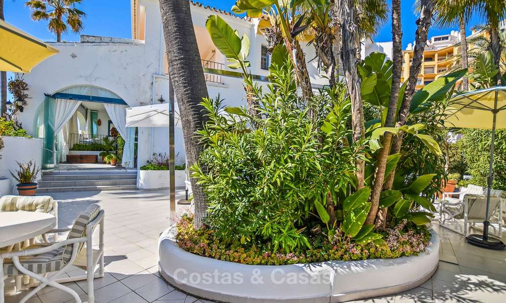 Charming, very spacious duplex ground floor apartment for sale, frontline beach and marina in Cabopino, East Marbella 10252
