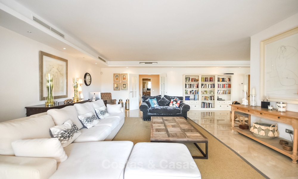 Magnificent luxury 6 - bedroom apartment in an exclusive complex for sale on the prestigious Golden Mile, Marbella 10385