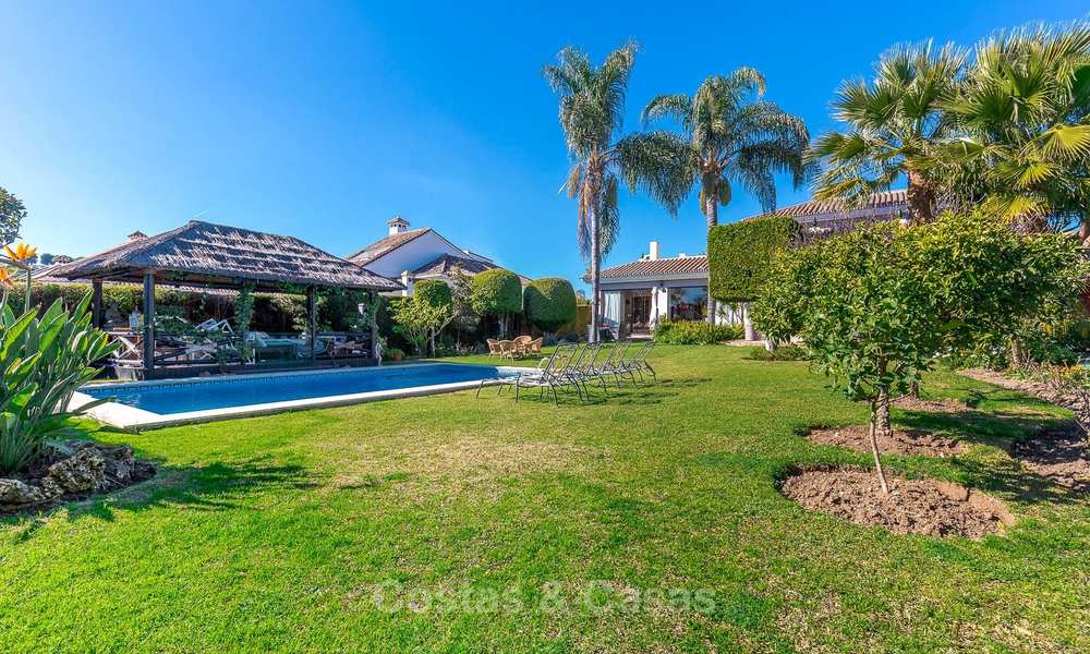 Andalusian style villa in an upscale golf urbanisation for sale, walking distance to amenities - Golf Valley, Nueva Andalucía, Marbella 10490