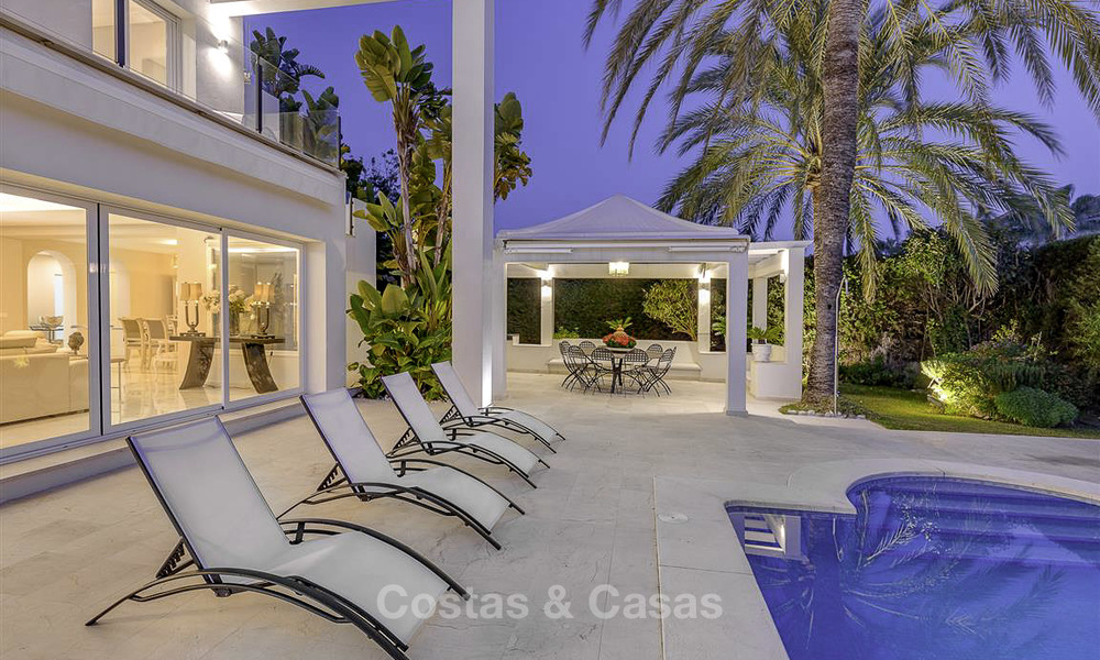 Stylish modern contemporary luxury villa for sale, beachside between Estepona and Marbella 11658