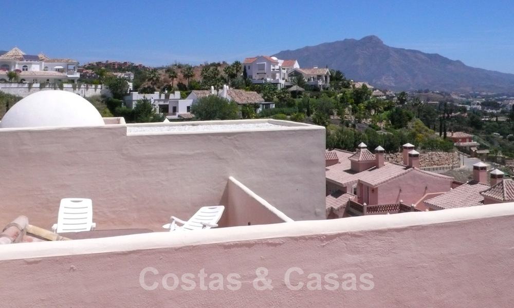 Semi-detached house and a penthouse for sale with sea view in Marbella - Benahavis 29456