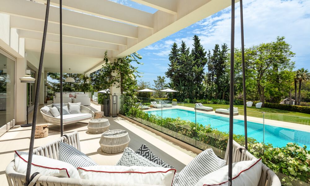 Prestigious luxury villa on an exceptional location for sale, frontline golf, sea views and ready to move in - Nueva Andalucia, Marbella 57162