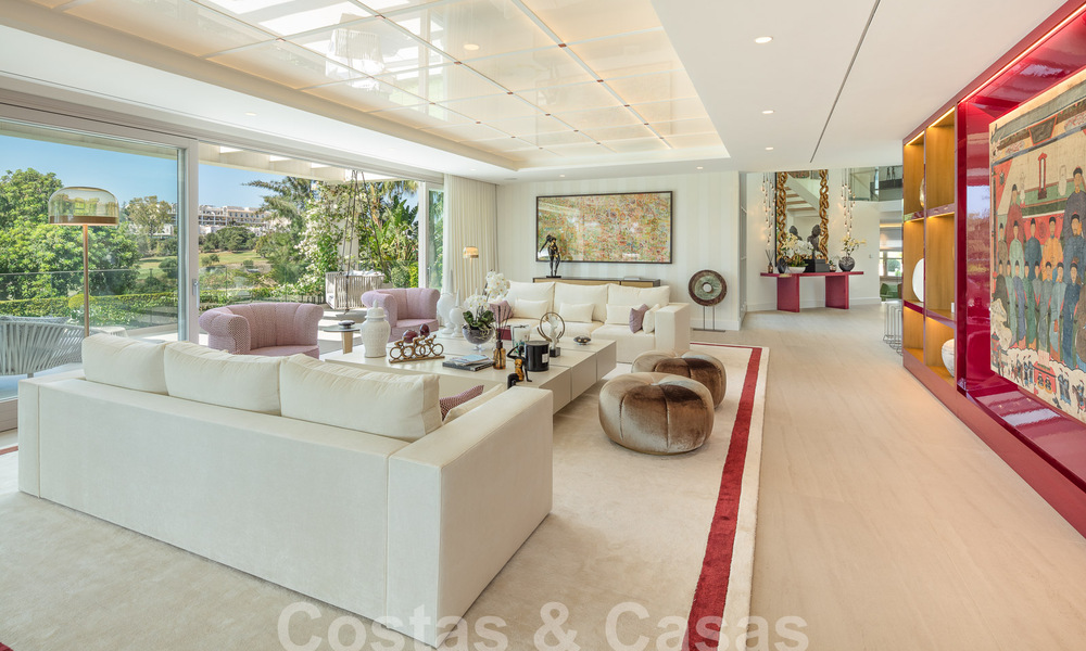 Prestigious luxury villa on an exceptional location for sale, frontline golf, sea views and ready to move in - Nueva Andalucia, Marbella 57180