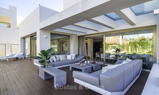 Exquisite, high-end modern luxury villa for sale, ready to move in, beachside Golden Mile, Marbella 12414 