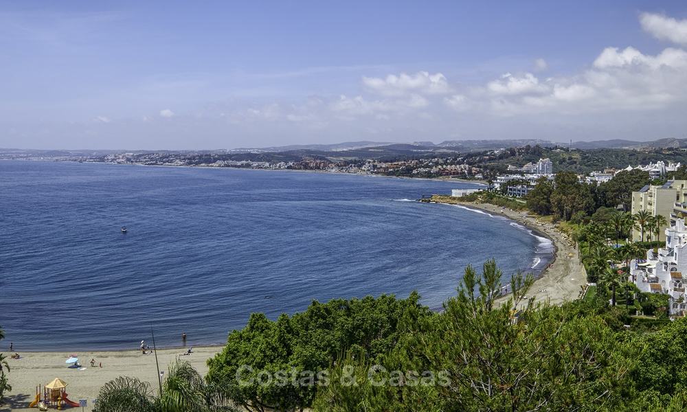 Fully renovated top floor apartment with sea views for sale near the marina of Estepona 12798