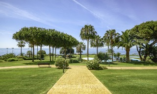 Nice frontline beach apartment with outstanding sea views for sale in a high standard complex, Cabopino, Marbella 12980 