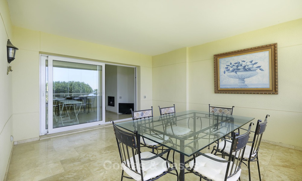 Nice frontline beach apartment with outstanding sea views for sale in a high standard complex, Cabopino, Marbella 12995