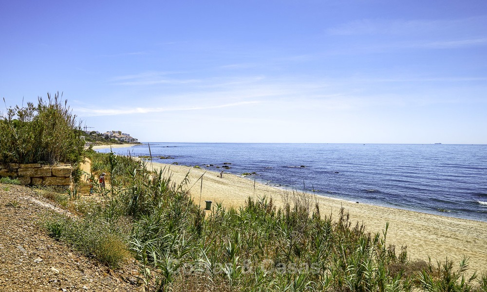 Nice frontline beach apartment with outstanding sea views for sale in a high standard complex, Cabopino, Marbella 13014