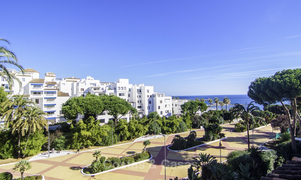Attractive penthouse apartment with amazing sea views in a frontline beach complex for sale, Puerto Banus, Marbella 13248
