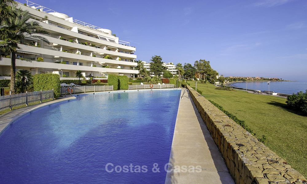 Apartments and Penthouses for sale in a luxury beach complex on the New Golden Mile, between Marbella and Estepona 13773