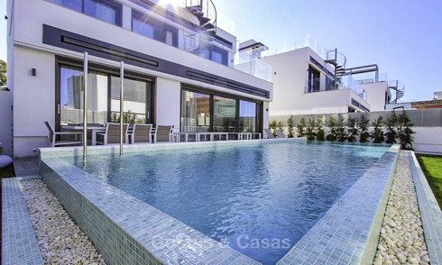 Beachside luxury villa for sale on the Golden Mile, Marbella, at walking distance to the beach and Puerto Banus 14445