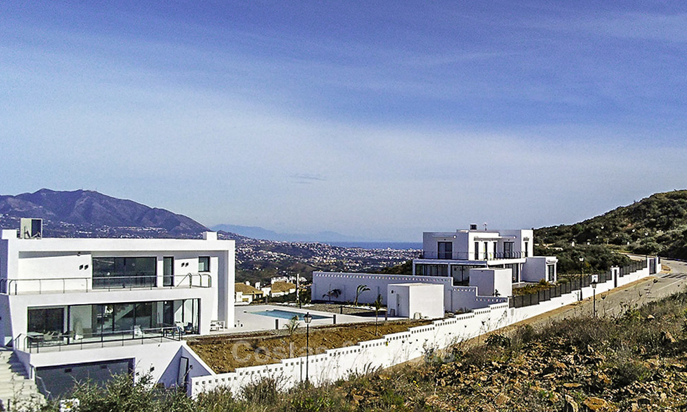 Gorgeous new modern-contemporary luxury villa with sea views for sale in a classy golf resort, Mijas, Costa del Sol 16355