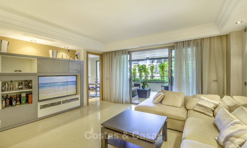 Very spacious modern luxury apartment for sale in a prestigious urbanisation on the Golden Mile, Marbella 15256