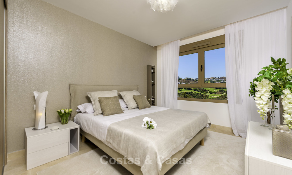 New, move-in ready, modern townhouses for sale on an acclaimed golf resort in Mijas, Costa del Sol. 10% discount! 15665