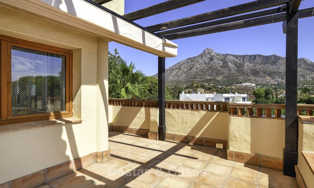 Rare, very spacious 5-bed penthouse apartmentwith sea and mountain views for sale on the Golden Mile in Marbella 16556