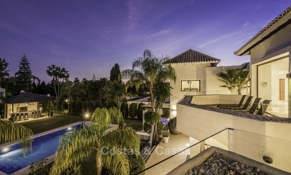 Modern-mediterranean luxury villa with guest quarters for sale, with sea views on the Golden Mile, Marbella 17037