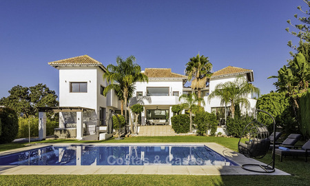 Modern-mediterranean luxury villa with guest quarters for sale, with sea views on the Golden Mile, Marbella 17038