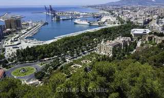 Innovative contemporary luxury apartments for sale in an impressive new beachfront complex in Malaga city 18512 