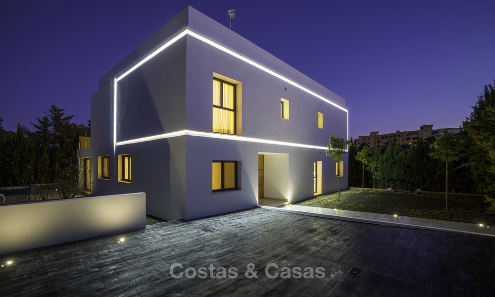 Contemporary villa for sale, furnished and move-in ready, Golf valley, Nueva Andalucia, Marbella 19279
