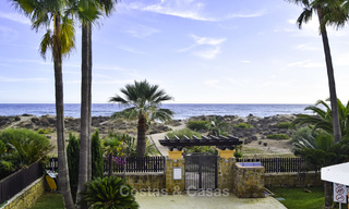 Attractive apartment for sale in a looked after beachfront complex, East Marbella 19594 