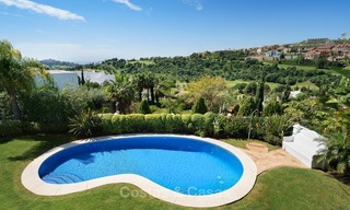Classic style luxury villa for sale with sea views in a golf urbanization in Marbella - Benahavis 922 