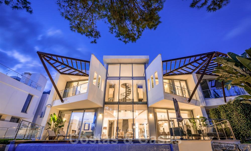 Exceptional luxury villas with sea views for sale, in an exclusive complex in the Golden Mile, Marbella 20857