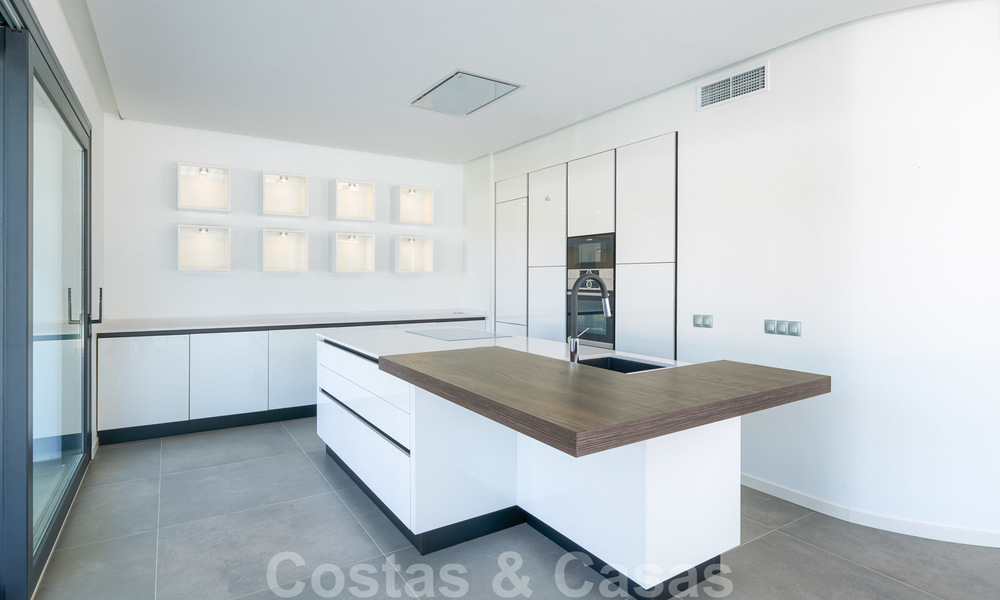 Exquisite new contemporary villa for sale, ready to move into, East Marbella 21771