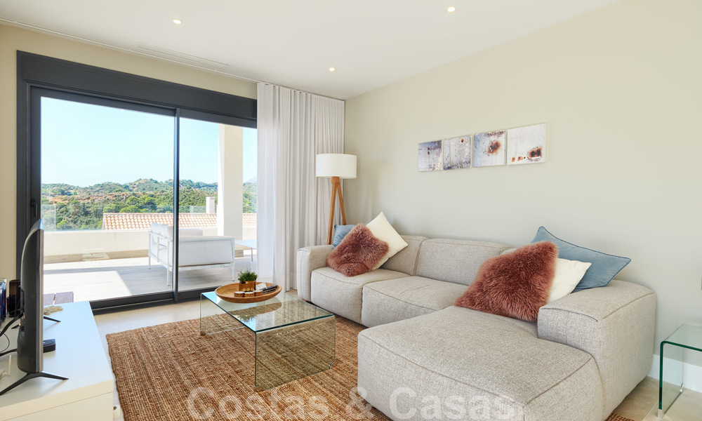 Bright and spacious middle floor apartment with an enormous terrace for sale on the New Golden Mile, Marbella - Estepona 22120
