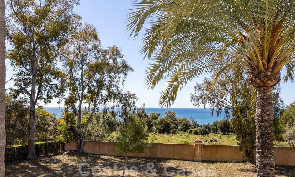 Superb luxury penthouse apartment for sale, with fantastic sea views and within walking distance to the beach, East Marbella 22263