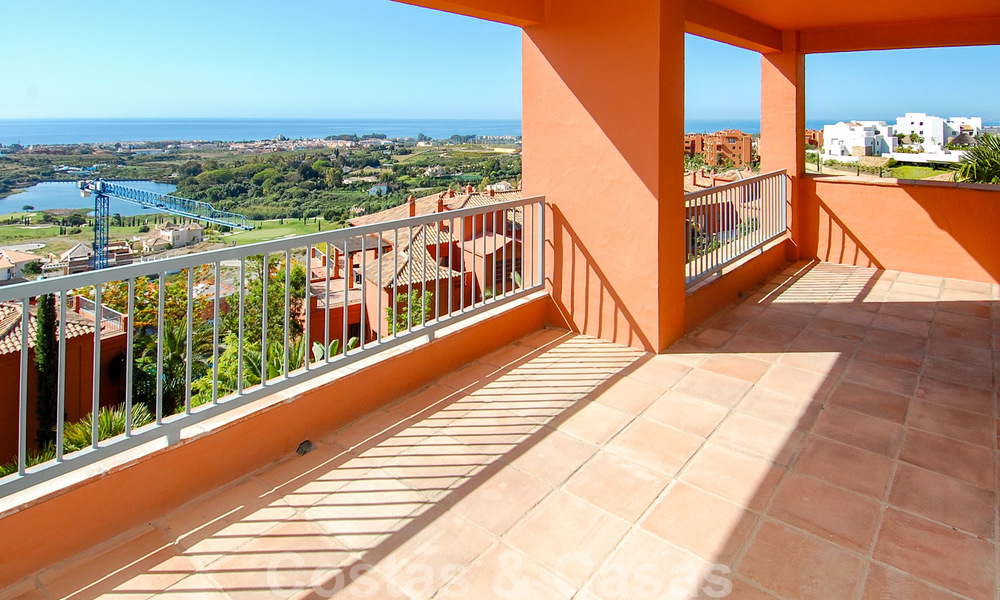 Luxury apartments for sale with gorgeous views over the golf and sea in Marbella - Benahavis 23706